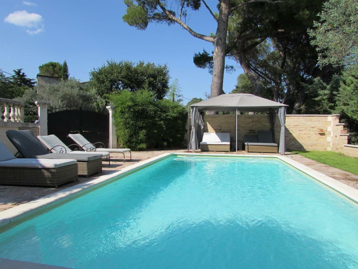 Villa Bacchus, Provence Les Angles  Extérieur photo